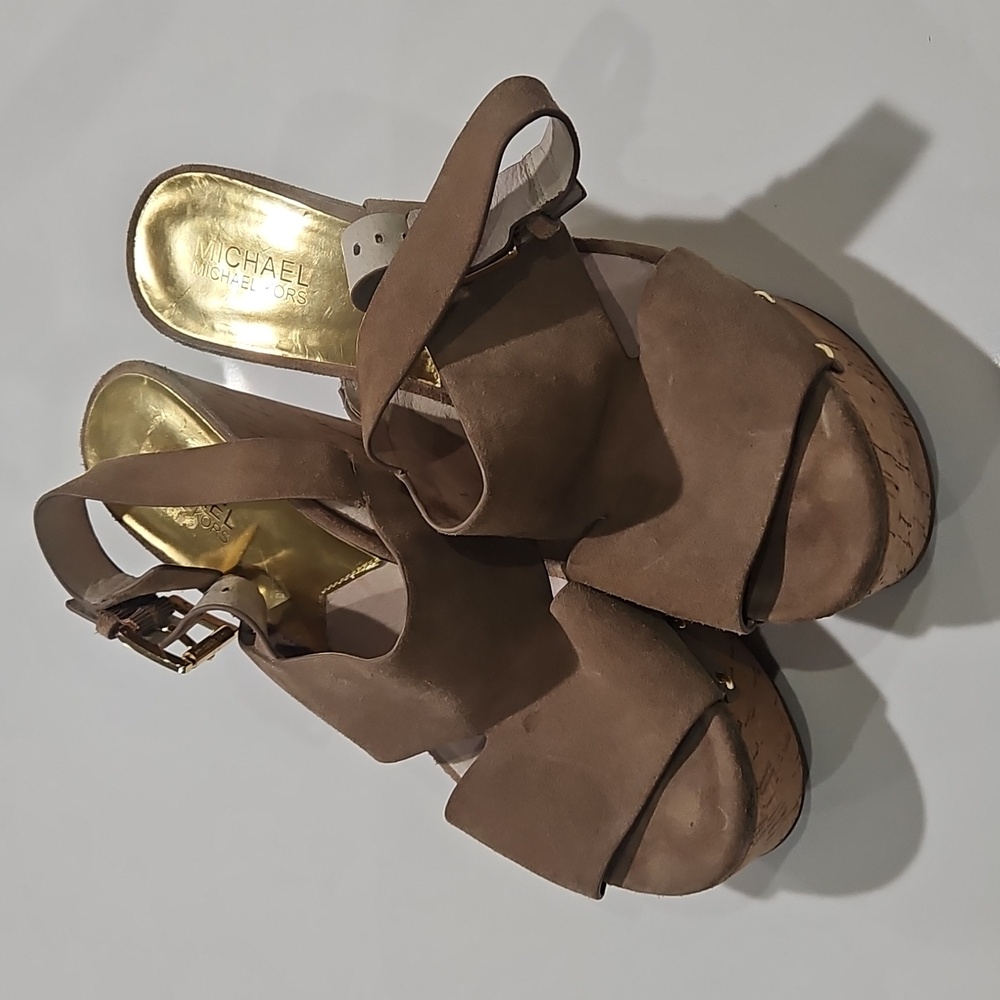 Michael Kors Beige Wedge Sandals Sz 10 - Picture 3 of 9